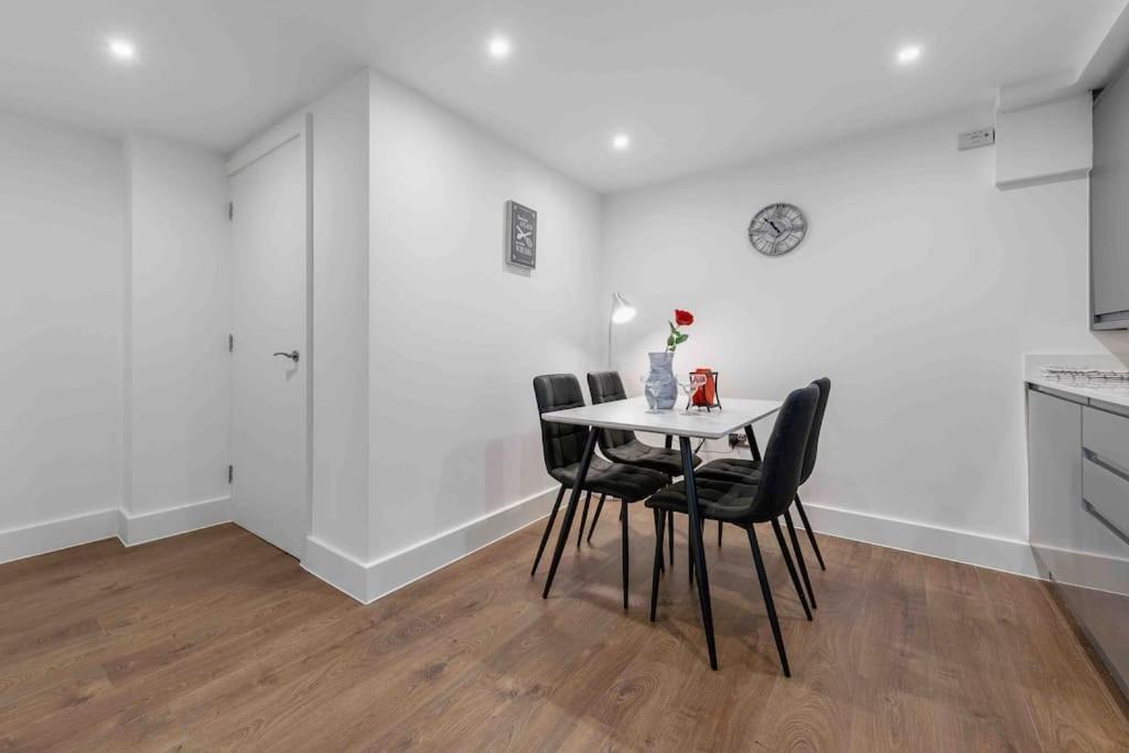 Holiday Home Sleep 8 Central London 9Elms Eksteriør bilde